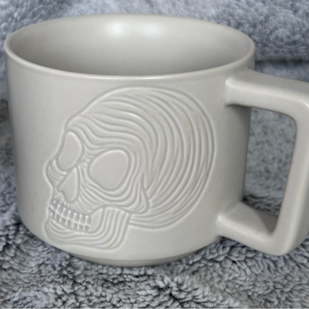 Starbucks 2019 Halloween Ceramic Mugs - Picture 3 of 15